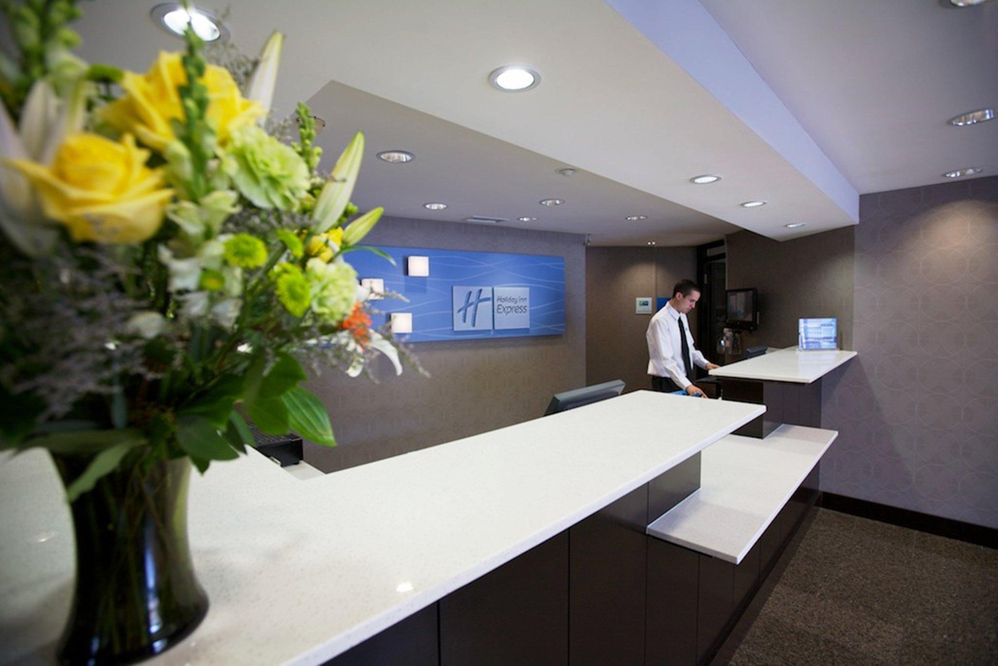 Holiday Inn Express San Diego Airport-Old Town By Ihg Экстерьер фото
